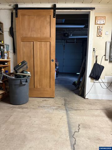 1935 Icabod St NE, Salem, OR 97305