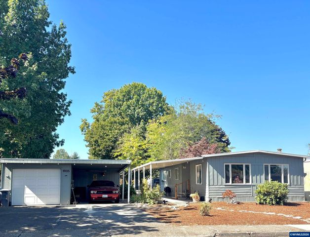 1935 Icabod St NE, Salem, OR 97305