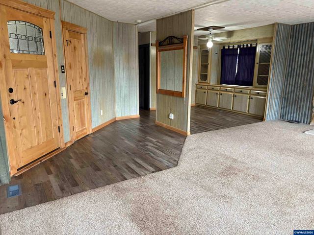 1935 Icabod St NE, Salem, OR 97305