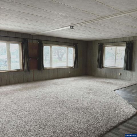 1935 Icabod St NE, Salem, OR 97305