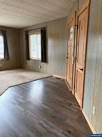 1935 Icabod St NE, Salem, OR 97305