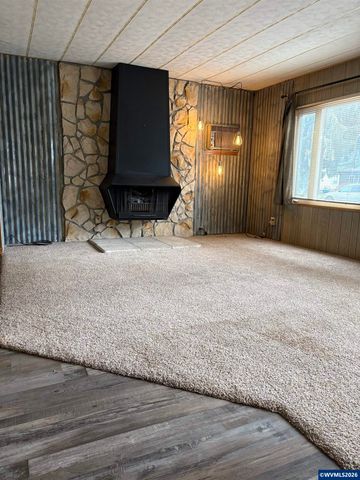 1935 Icabod St NE, Salem, OR 97305