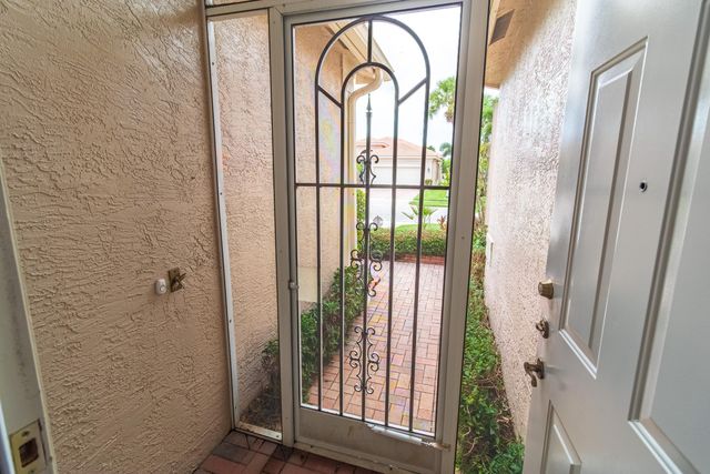 13658 Cambria Bay Lane, Delray Beach, FL 33446