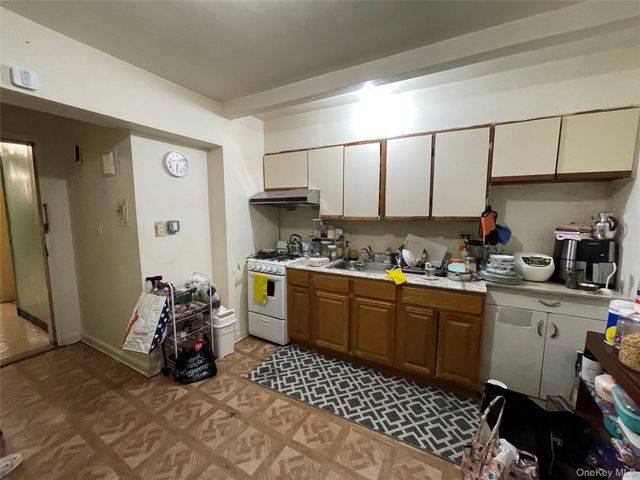 42-25 80th Street 5B, Elmhurst, NY 11373