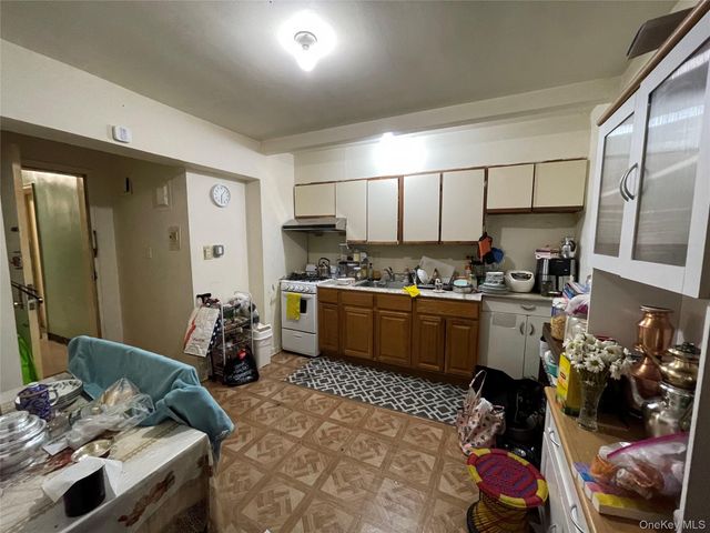 42-25 80th Street 5B, Elmhurst, NY 11373