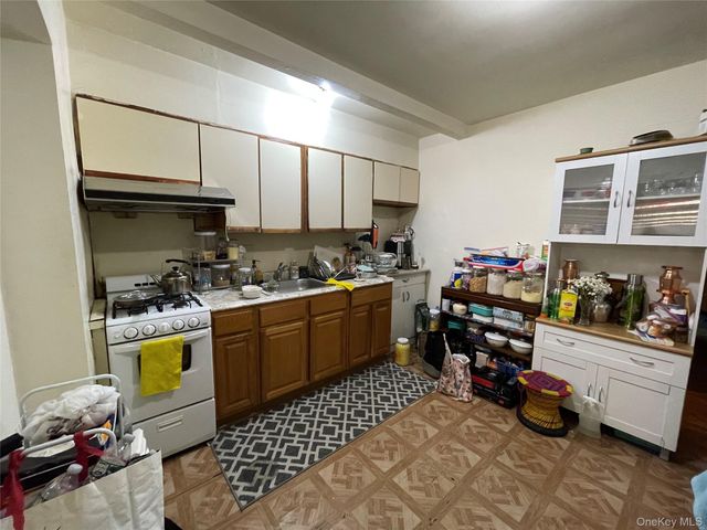 42-25 80th Street 5B, Elmhurst, NY 11373