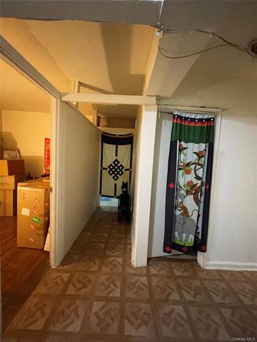 42-25 80th Street 5B, Elmhurst, NY 11373