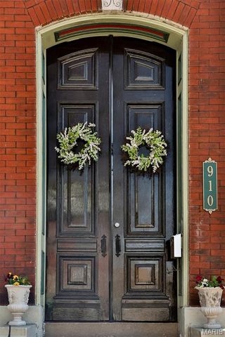 910 Lami Street, St Louis, MO 63104