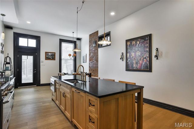 910 Lami Street, St Louis, MO 63104