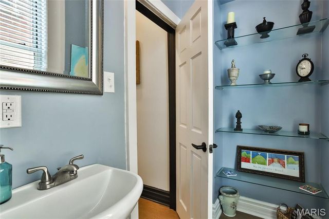 910 Lami Street, St Louis, MO 63104