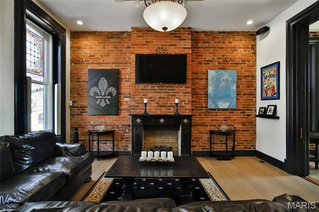 910 Lami Street, St Louis, MO 63104