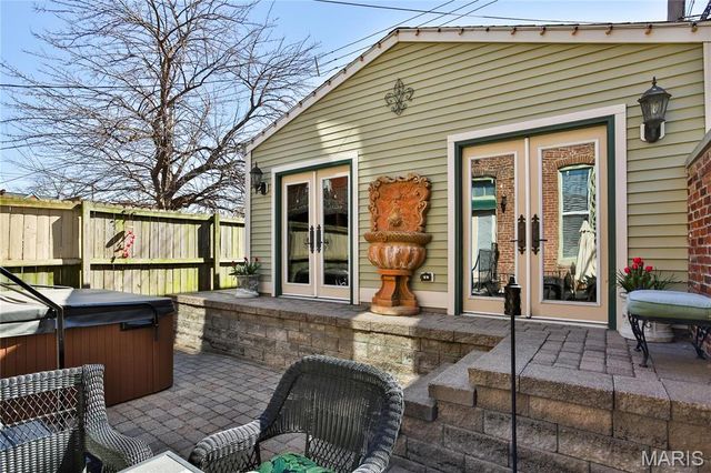 910 Lami Street, St Louis, MO 63104