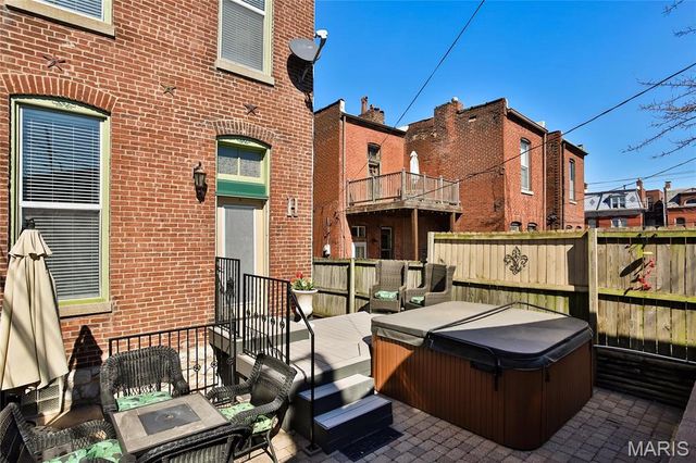 910 Lami Street, St Louis, MO 63104