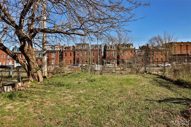 910 Lami Street, St Louis, MO 63104