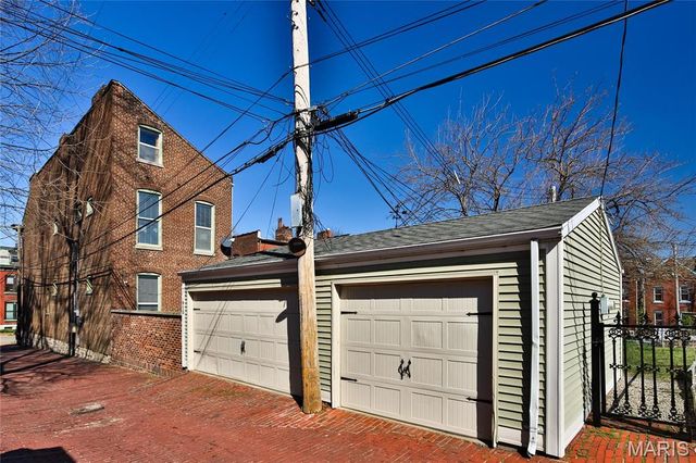 910 Lami Street, St Louis, MO 63104