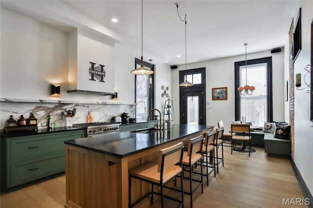 910 Lami Street, St Louis, MO 63104