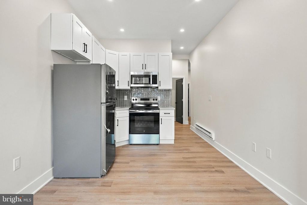3047 N 10TH ST, Philadelphia, PA 19133 — photo 2