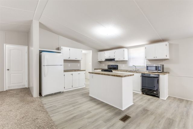 445 Arvel Circle, Reno, TX 76020