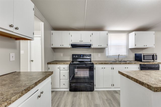 445 Arvel Circle, Reno, TX 76020