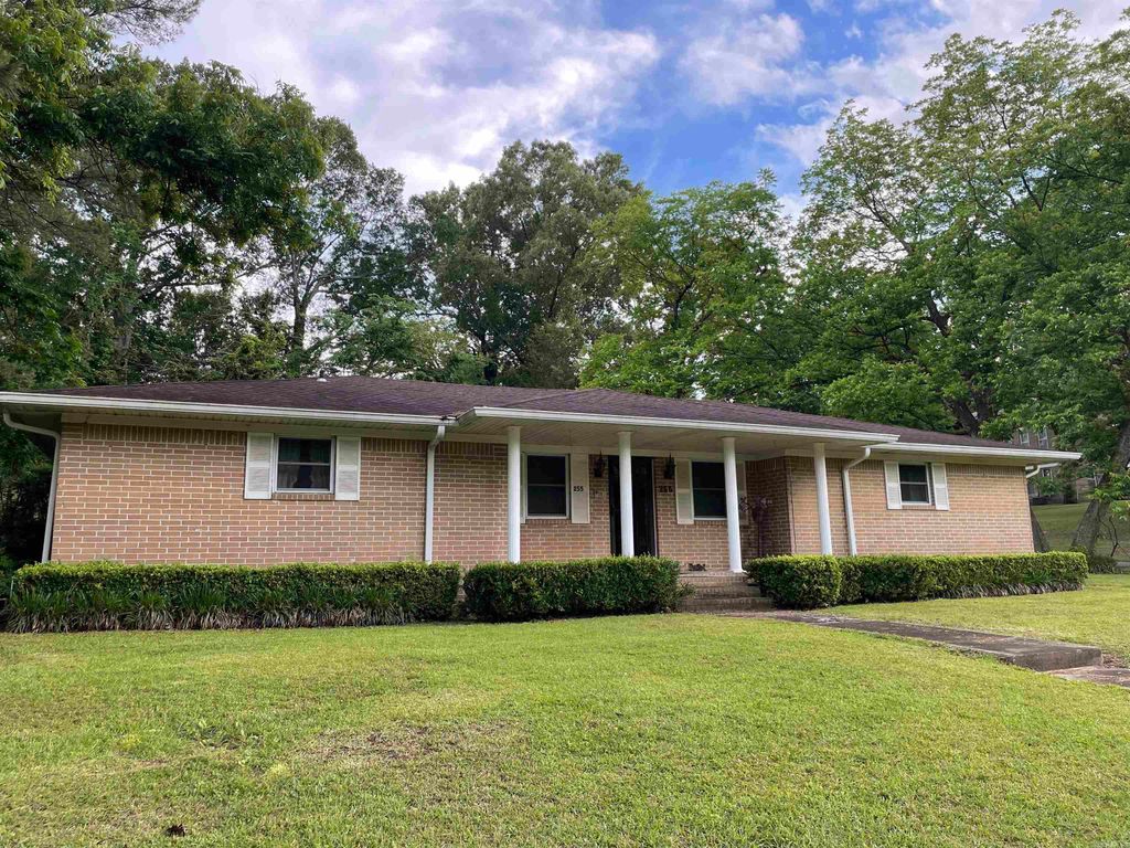 255 W Prairie St., De Valls Bluff, AR 72041