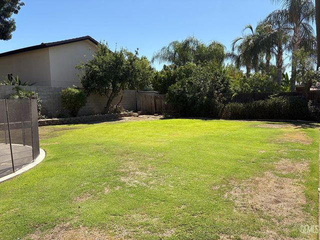 15849 Chateau Montelena Drive, Bakersfield, CA 93314