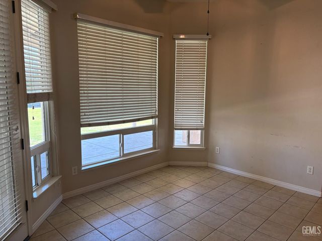15849 Chateau Montelena Drive, Bakersfield, CA 93314