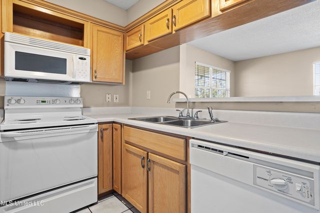 3230 Cumberland Road, 208, Ocean Springs, MS 39564