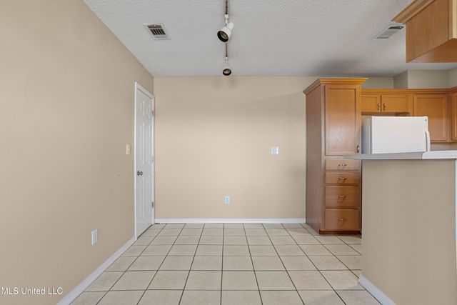 3230 Cumberland Road, 208, Ocean Springs, MS 39564