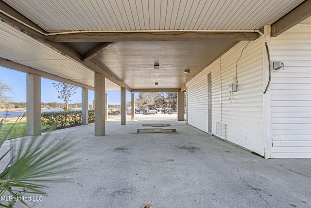 3230 Cumberland Road, 208, Ocean Springs, MS 39564