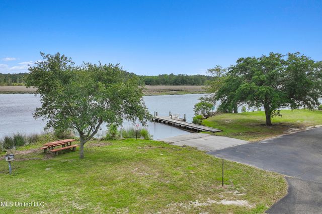 3230 Cumberland Road, 208, Ocean Springs, MS 39564