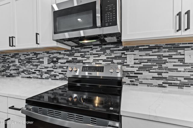 438 E Oak St, Louisville, KY 40203