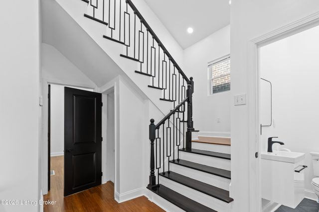 438 E Oak St, Louisville, KY 40203