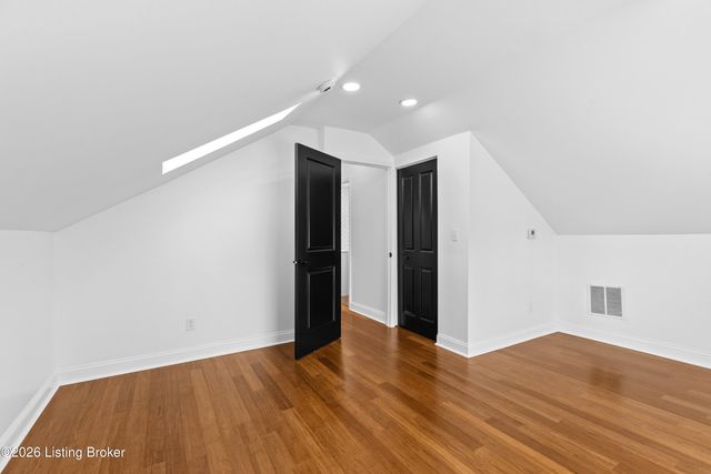 438 E Oak St, Louisville, KY 40203