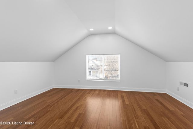 438 E Oak St, Louisville, KY 40203