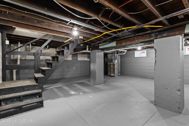 438 E Oak St, Louisville, KY 40203