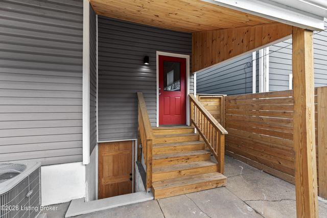 438 E Oak St, Louisville, KY 40203