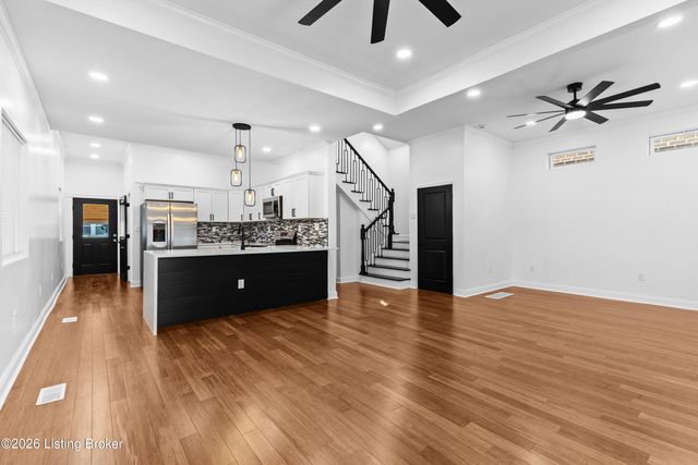 438 E Oak St, Louisville, KY 40203