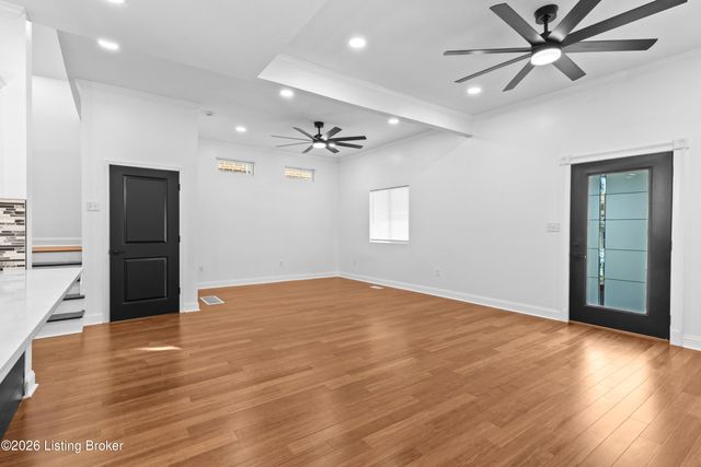 438 E Oak St, Louisville, KY 40203