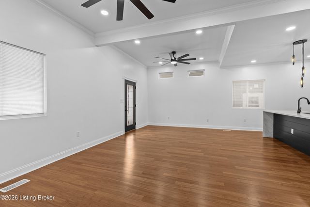 438 E Oak St, Louisville, KY 40203