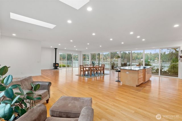 323 SE Stotsbery Rd, Shelton, WA 98584