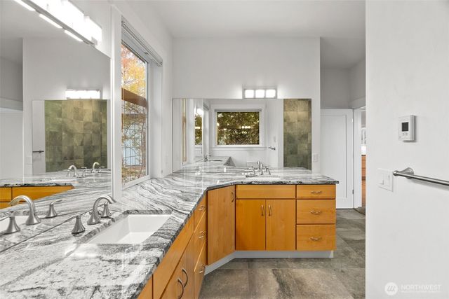 323 SE Stotsbery Rd, Shelton, WA 98584