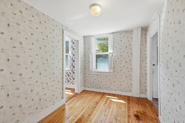 8 Vernon Ct, Newburyport, MA 01950