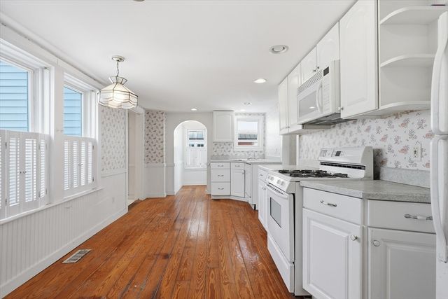 8 Vernon Ct, Newburyport, MA 01950