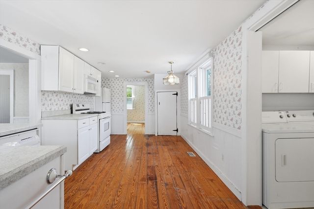 8 Vernon Ct, Newburyport, MA 01950