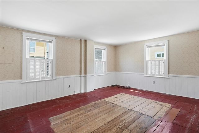 8 Vernon Ct, Newburyport, MA 01950