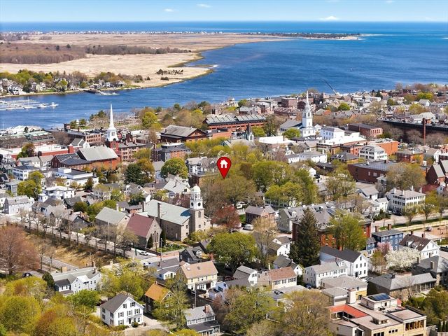 8 Vernon Ct, Newburyport, MA 01950