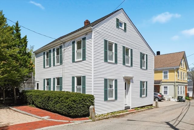 8 Vernon Ct, Newburyport, MA 01950