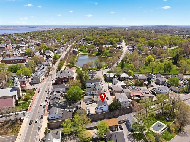 8 Vernon Ct, Newburyport, MA 01950