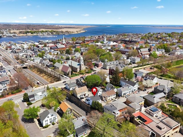 8 Vernon Ct, Newburyport, MA 01950