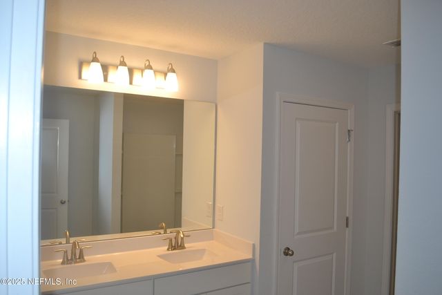 11222 ROBERT MASTERS Court, Jacksonville, FL 32218